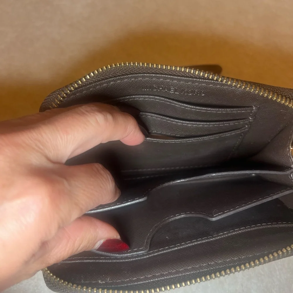 Michael Kors‎ Black and Gold Wristlet